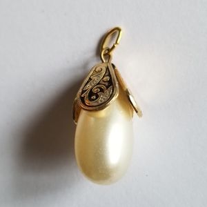 Vintage pearl pendant faux Damascene gold tone white teardrop charm